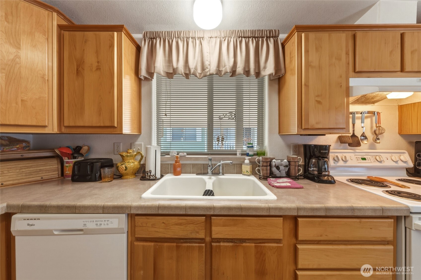 1419 Topaz Property Photo 10