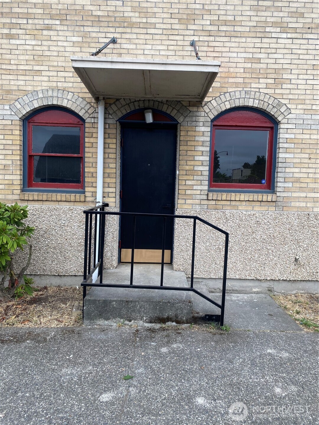703 W Railroad Property Photo 1