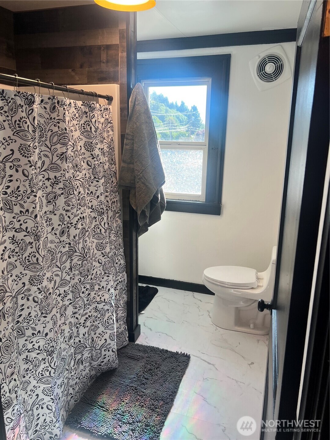 703 W Railroad Property Photo 10