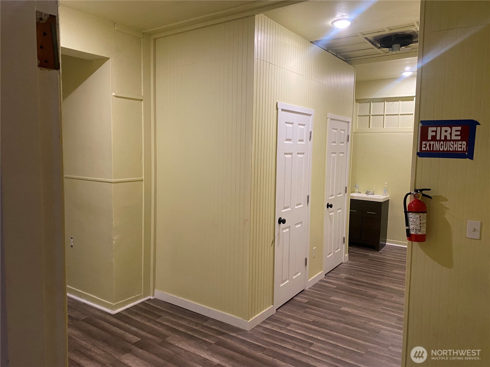 703 W Railroad Property Photo 29