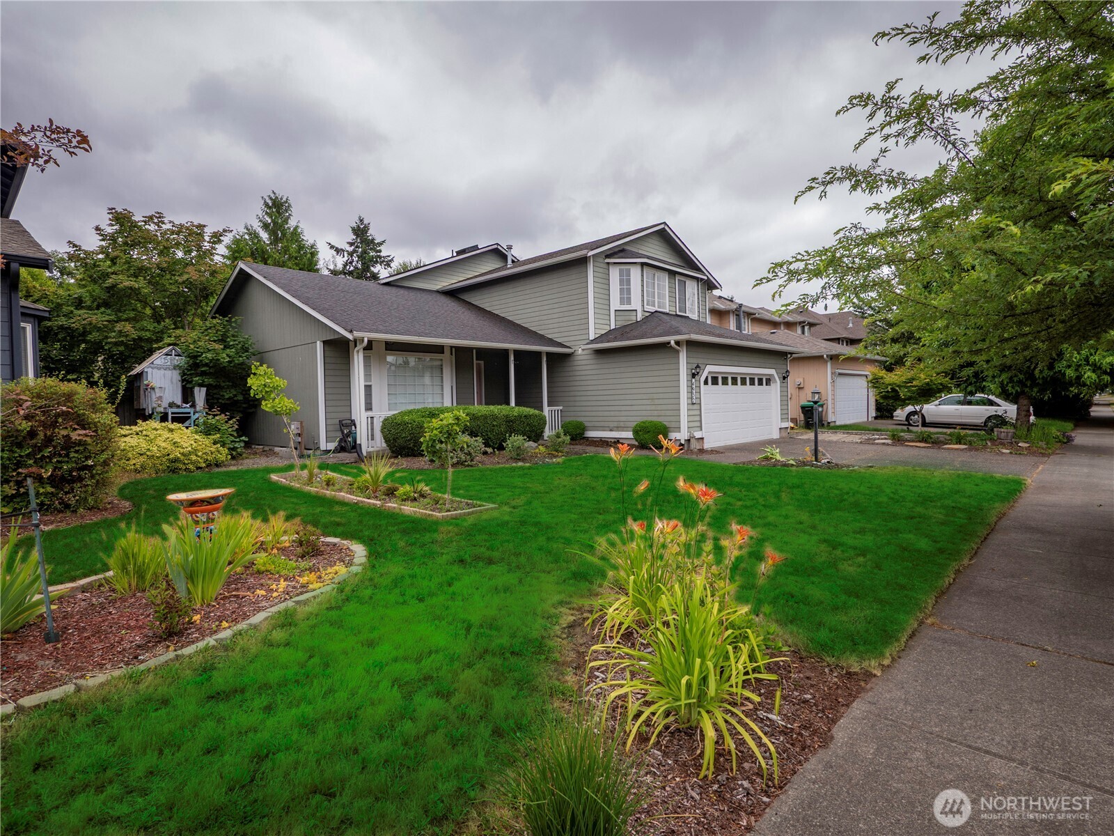 4932 SISKIYOU Loop Property Photo 1