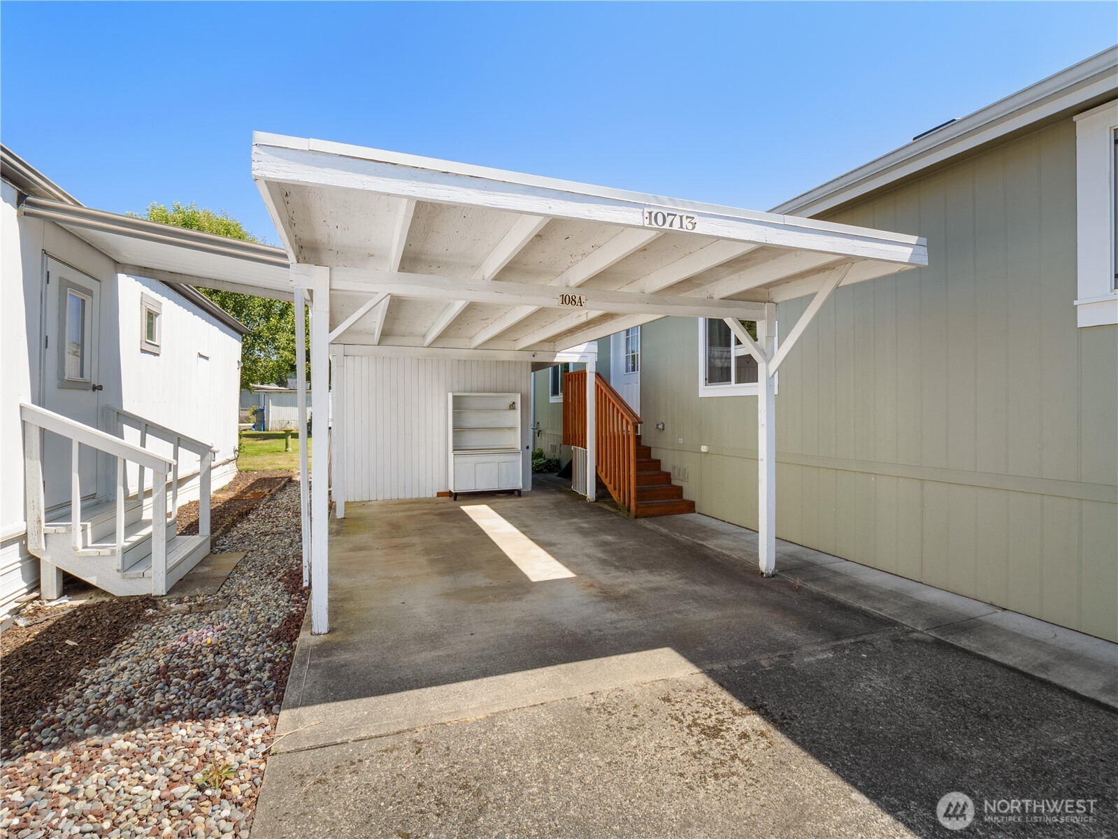 10713 61st Street 108a Property Photo 5
