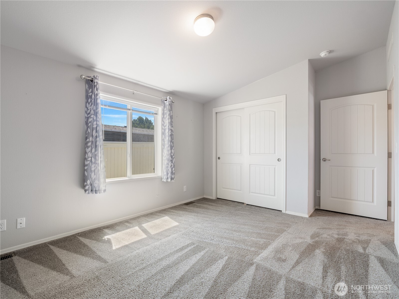 10713 61st Street 108a Property Photo 17