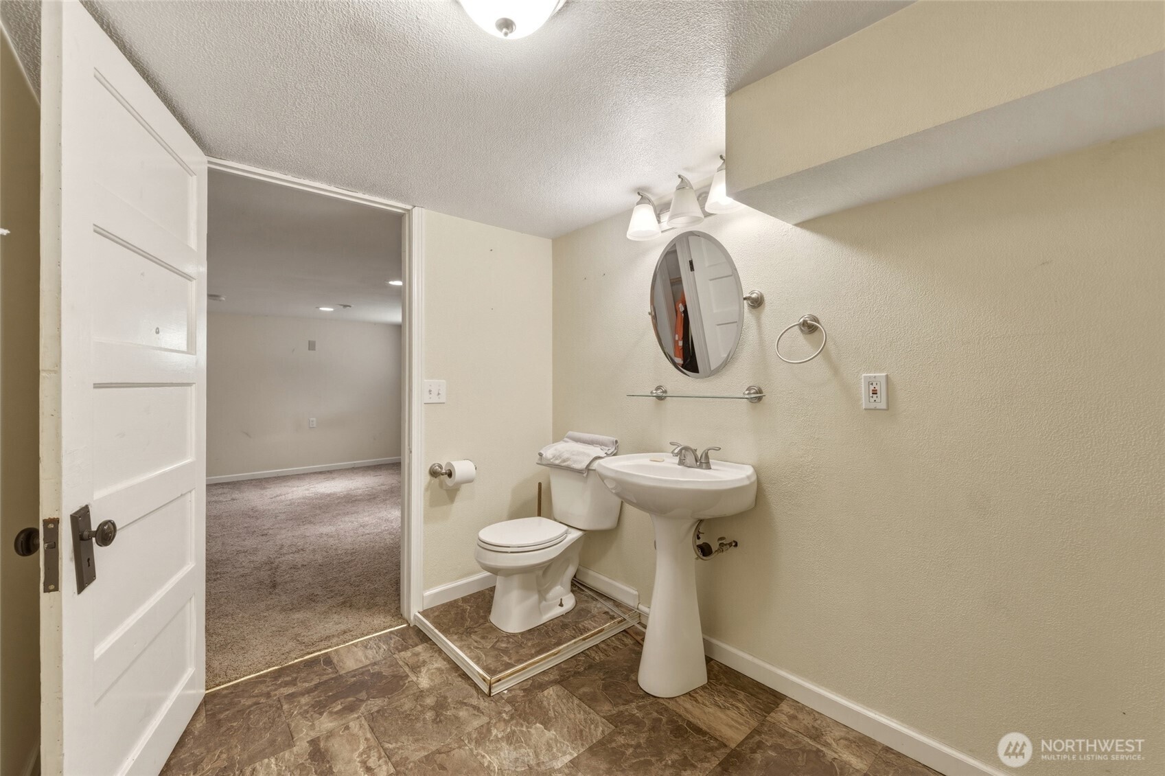 707 Russell Street Property Photo 24