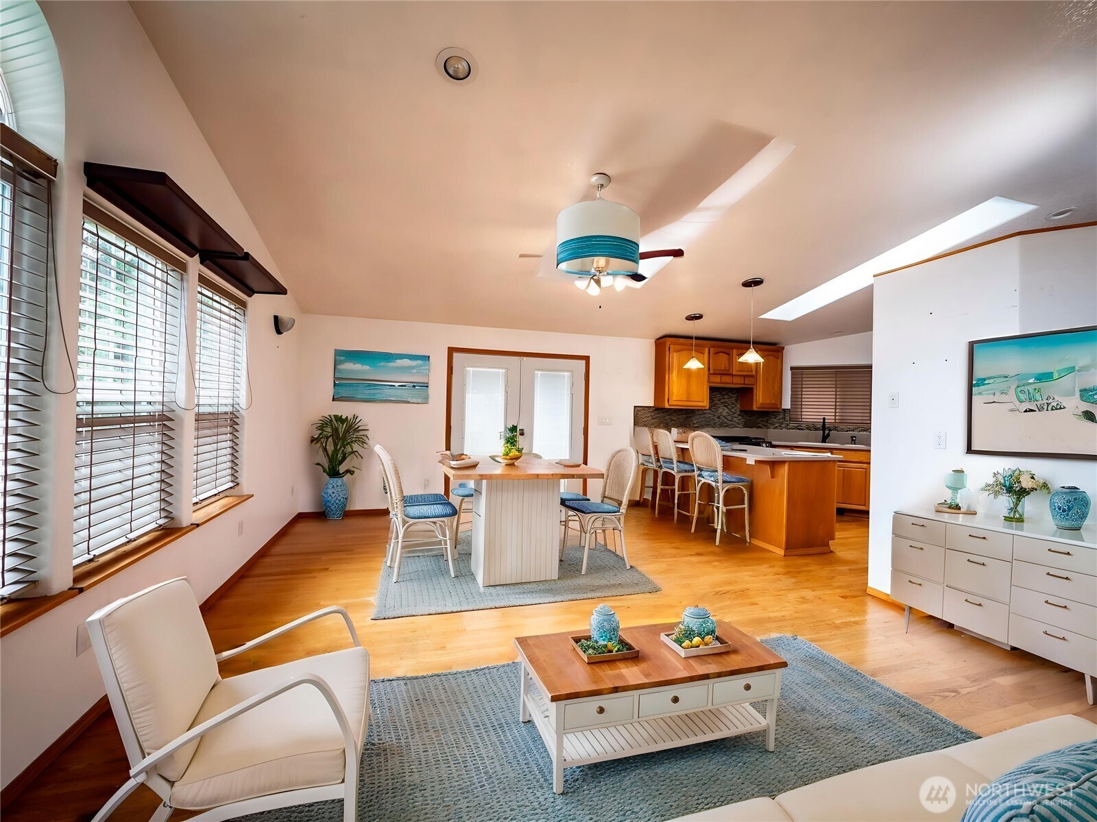 518 H Street Property Photo 6
