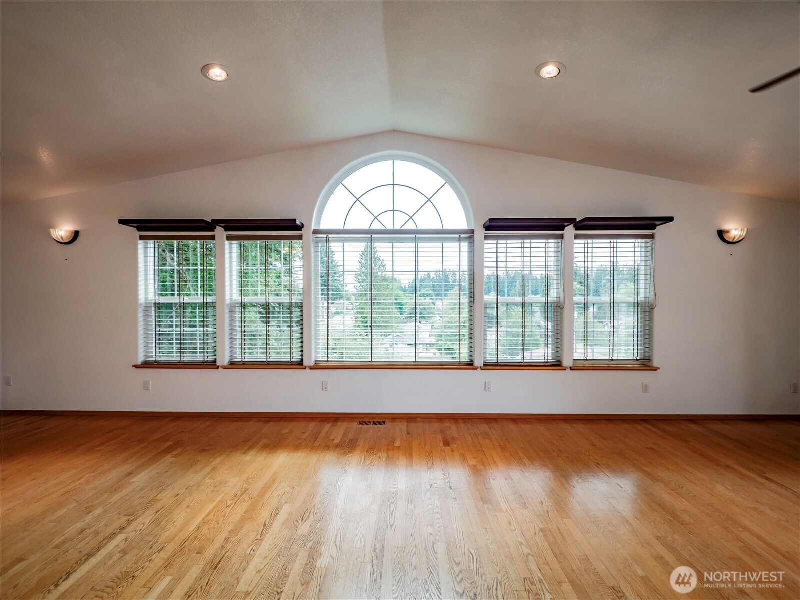 518 H Street Property Photo 8