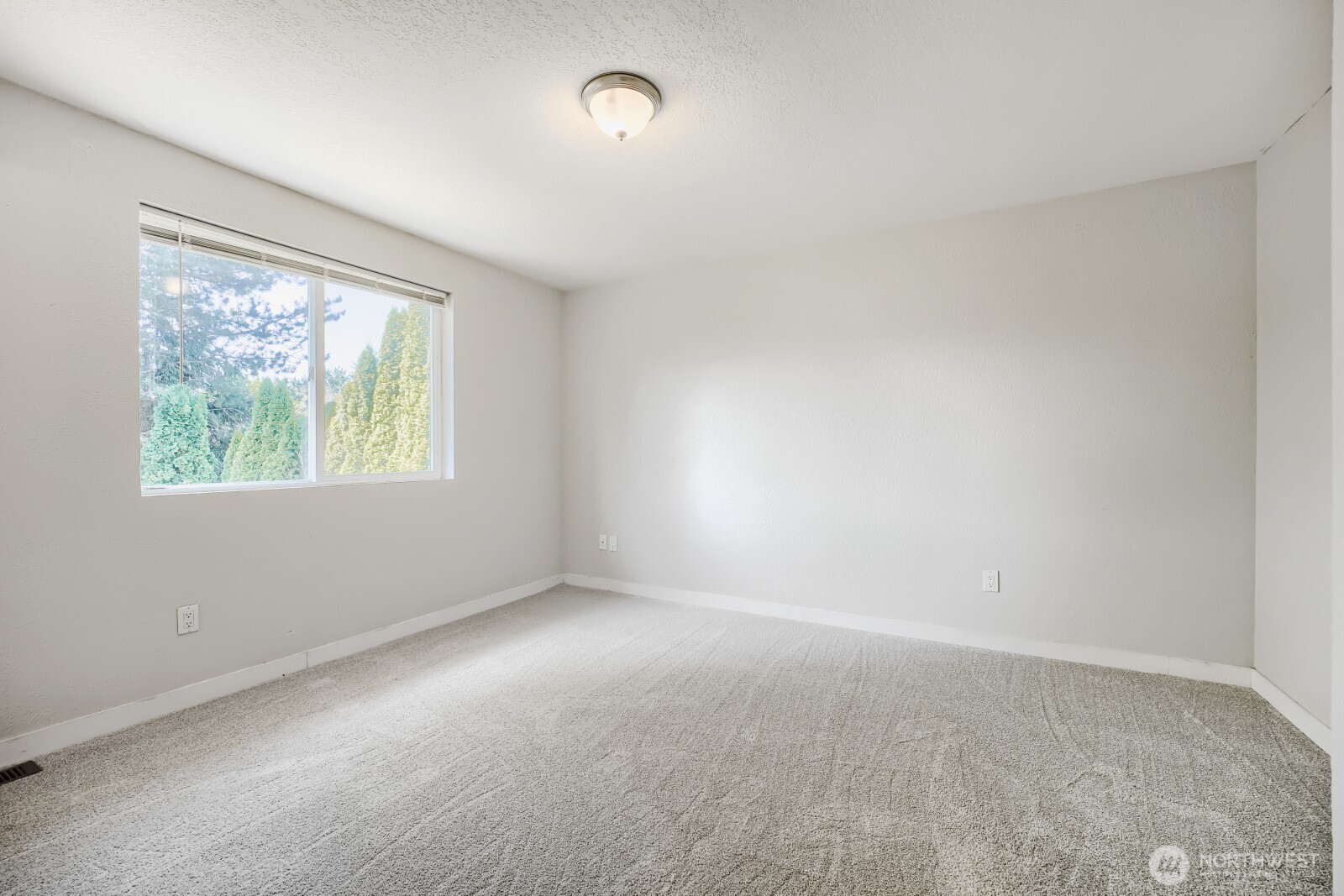 5517 39th Avenue Property Photo 13