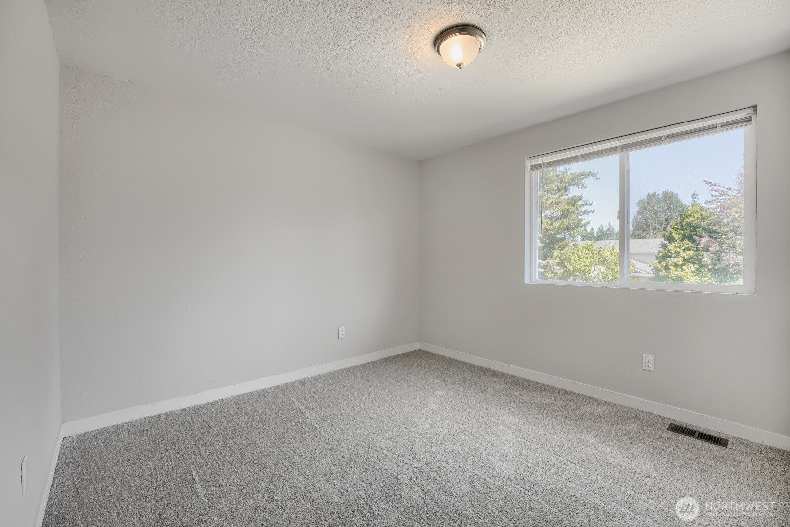 5517 39th Avenue Property Photo 16