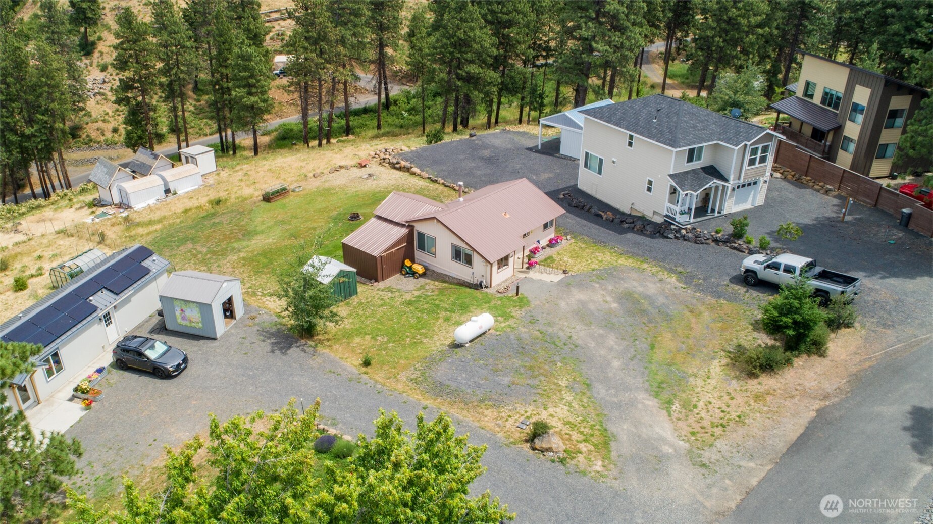 270 Ridge Loop Road Property Photo 3