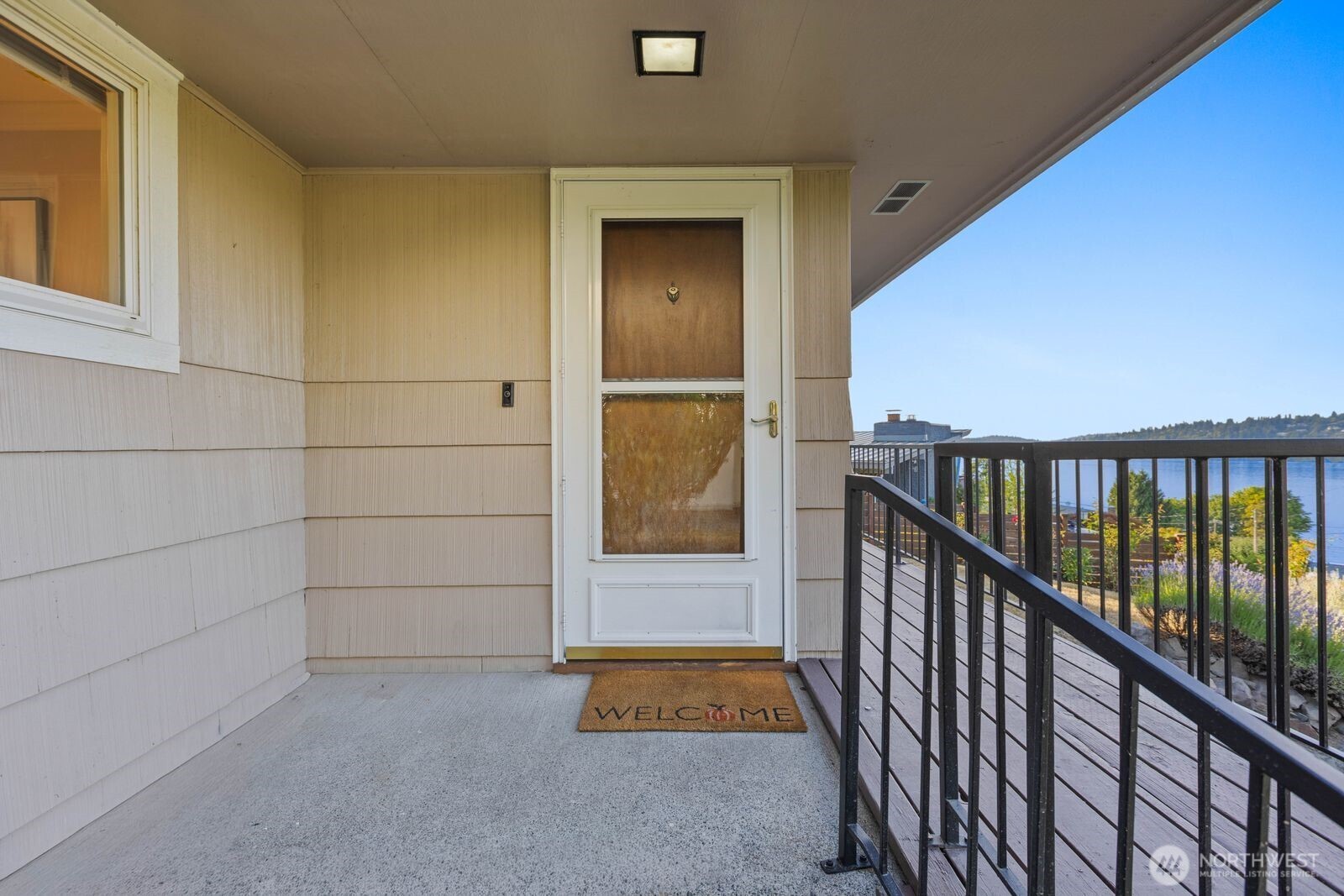 7515 S Laurel Street Property Photo 5