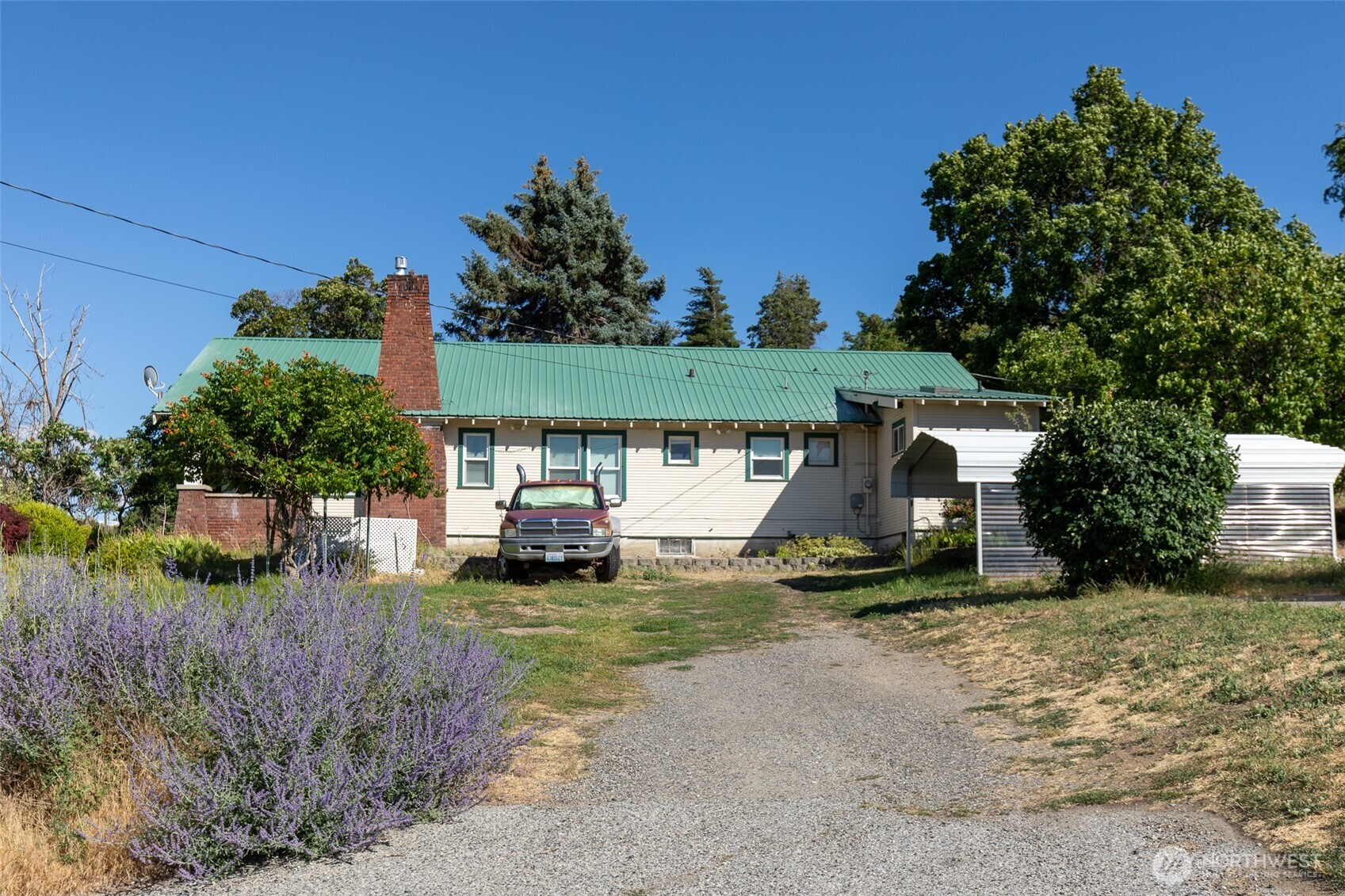 2115 Sleepy Hollow Road Property Photo 1