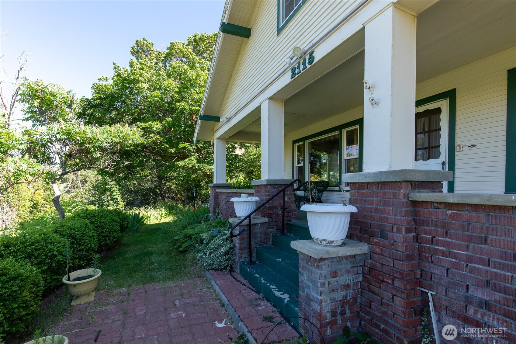 2115 Sleepy Hollow Road Property Photo 4