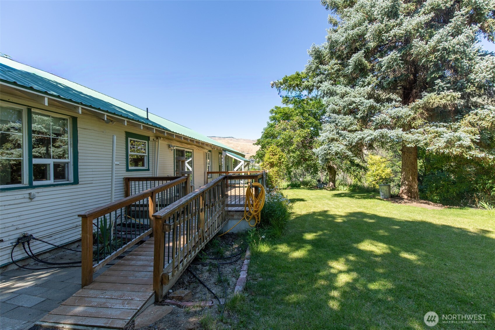 2115 Sleepy Hollow Road Property Photo 7