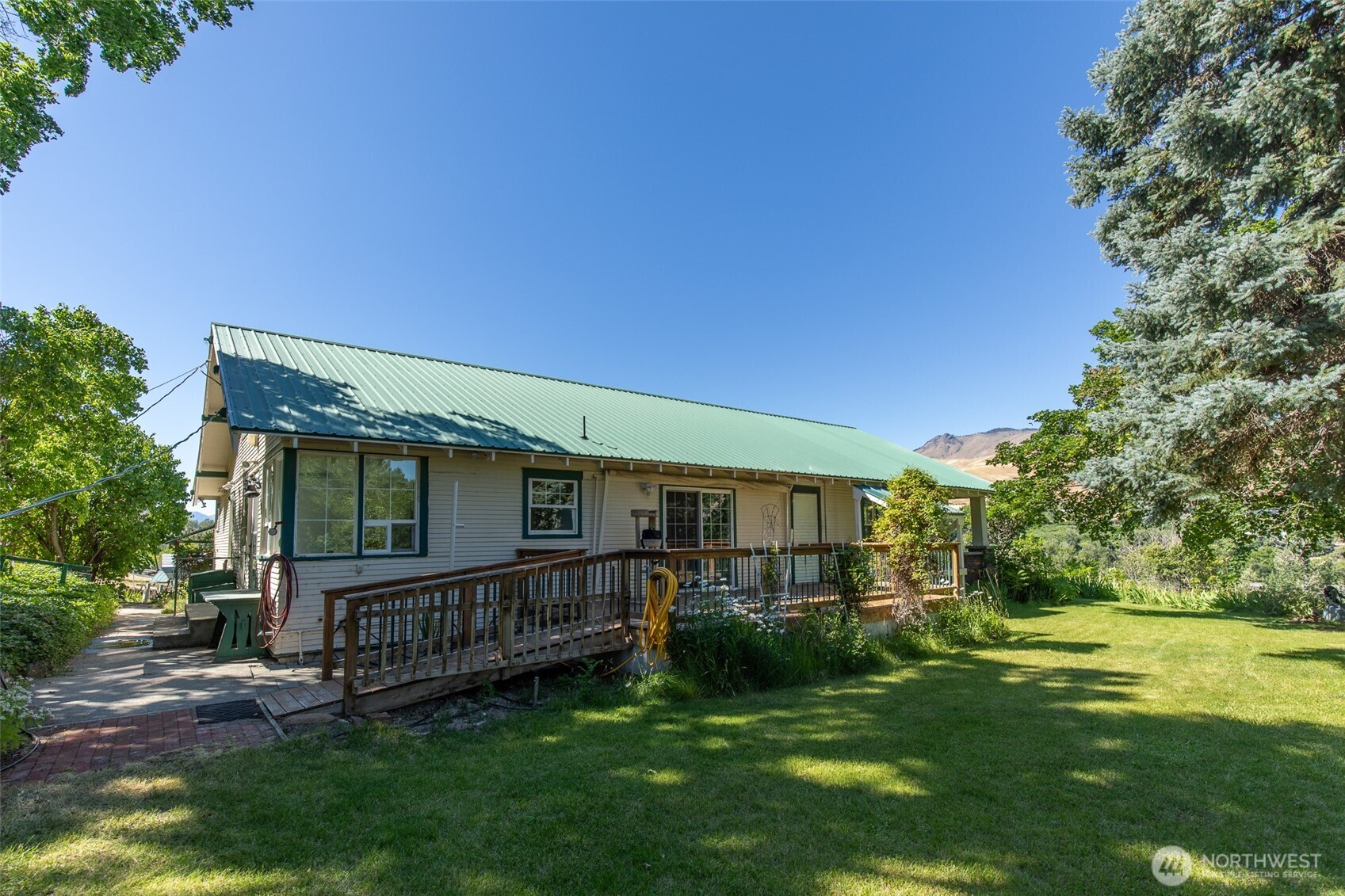 2115 Sleepy Hollow Road Property Photo 8