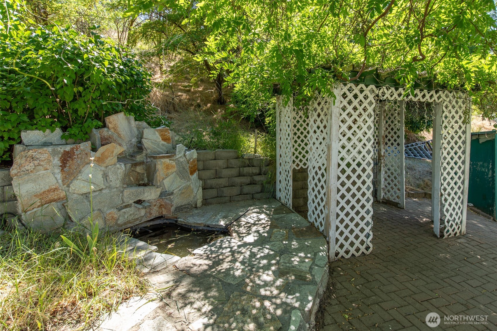 2115 Sleepy Hollow Road Property Photo 13