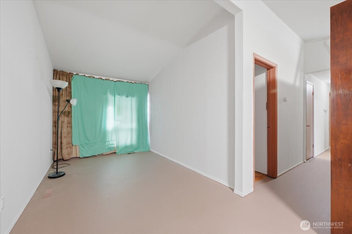 6309 193rd Street Property Photo 6