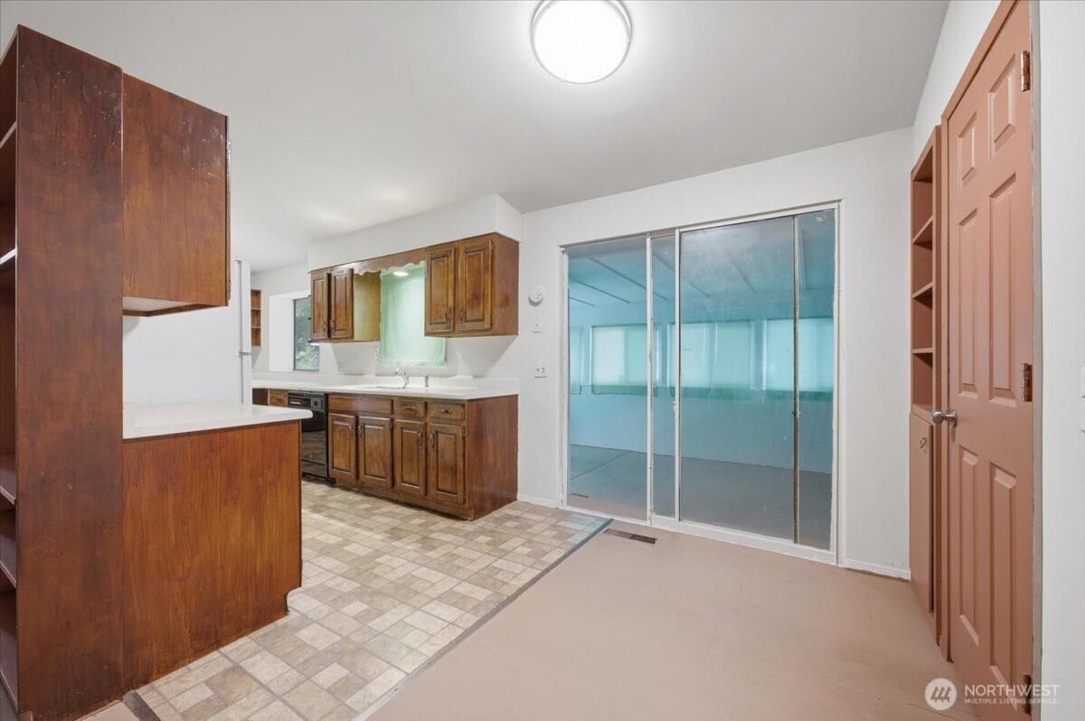 6309 193rd Street Property Photo 7