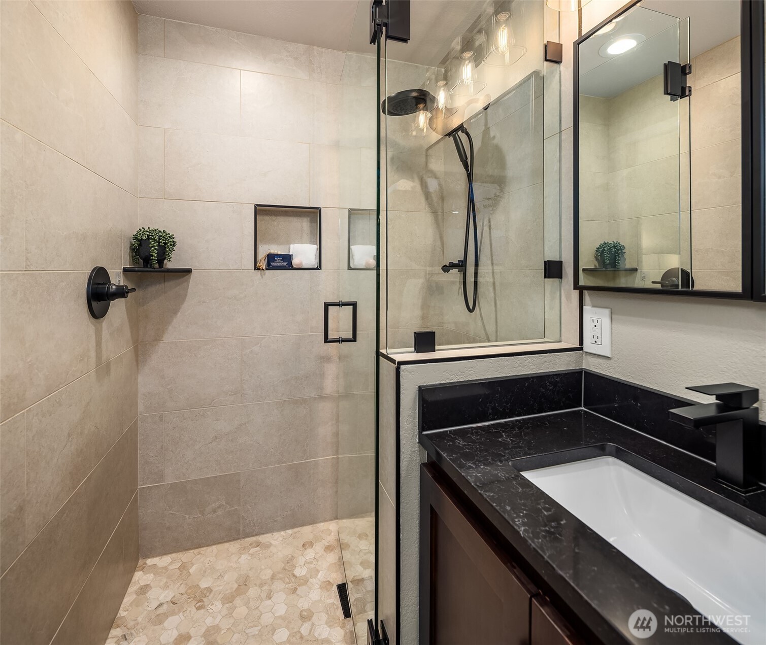 7407 180th Street Property Photo 13