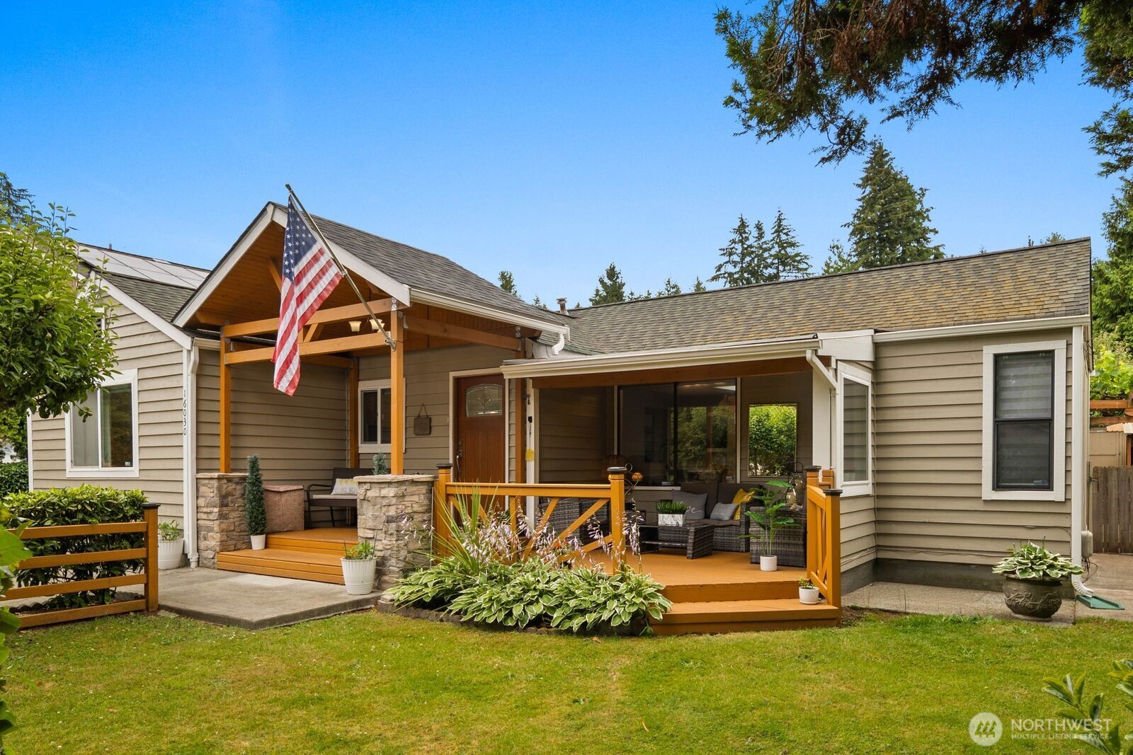 16030 12th Avenue Property Photo 1