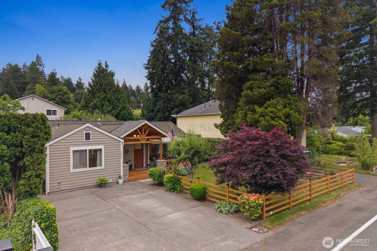 16030 12th Avenue Property Photo 2