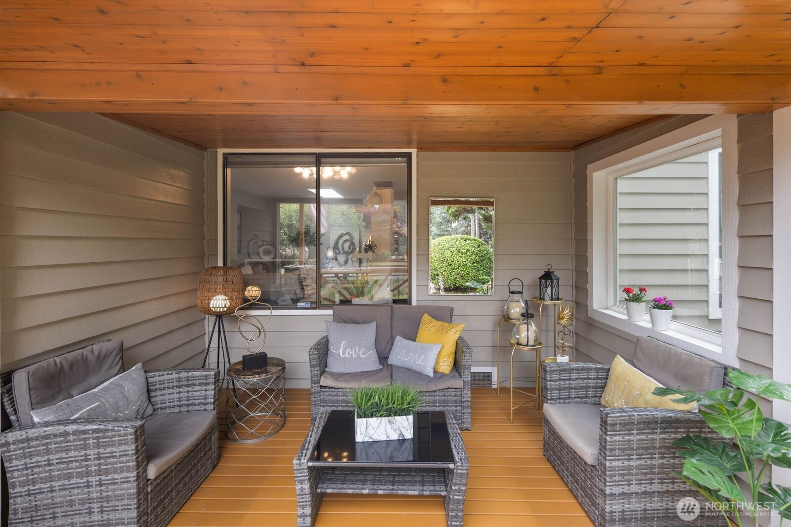 16030 12th Avenue Property Photo 5
