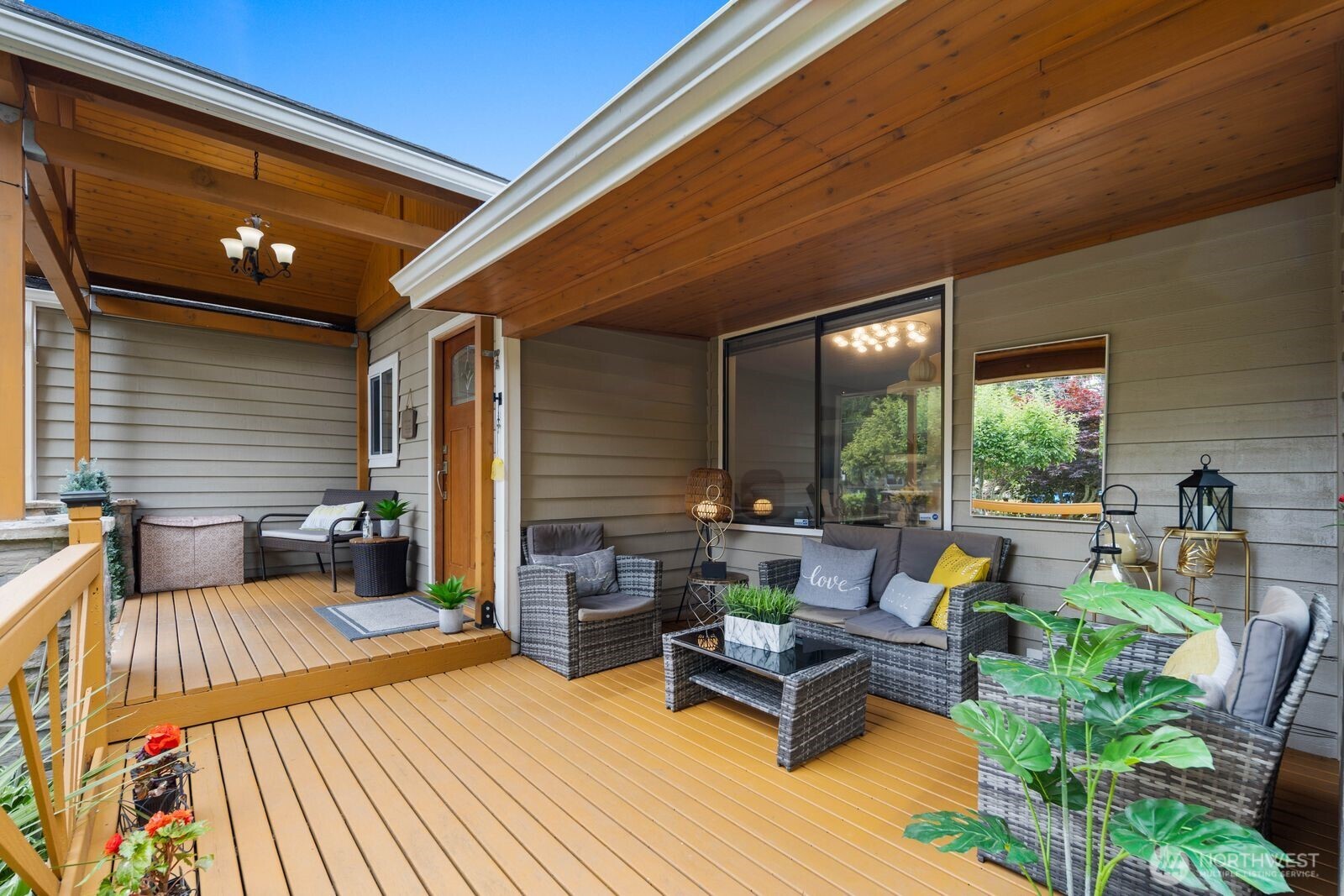16030 12th Avenue Property Photo 6