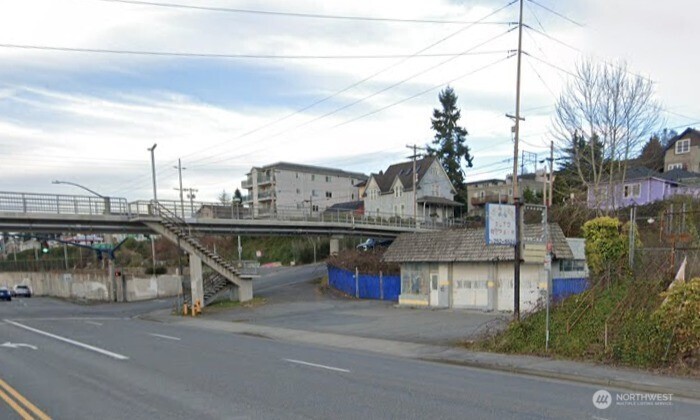 2501 W Marine View Drive Property Photo 1