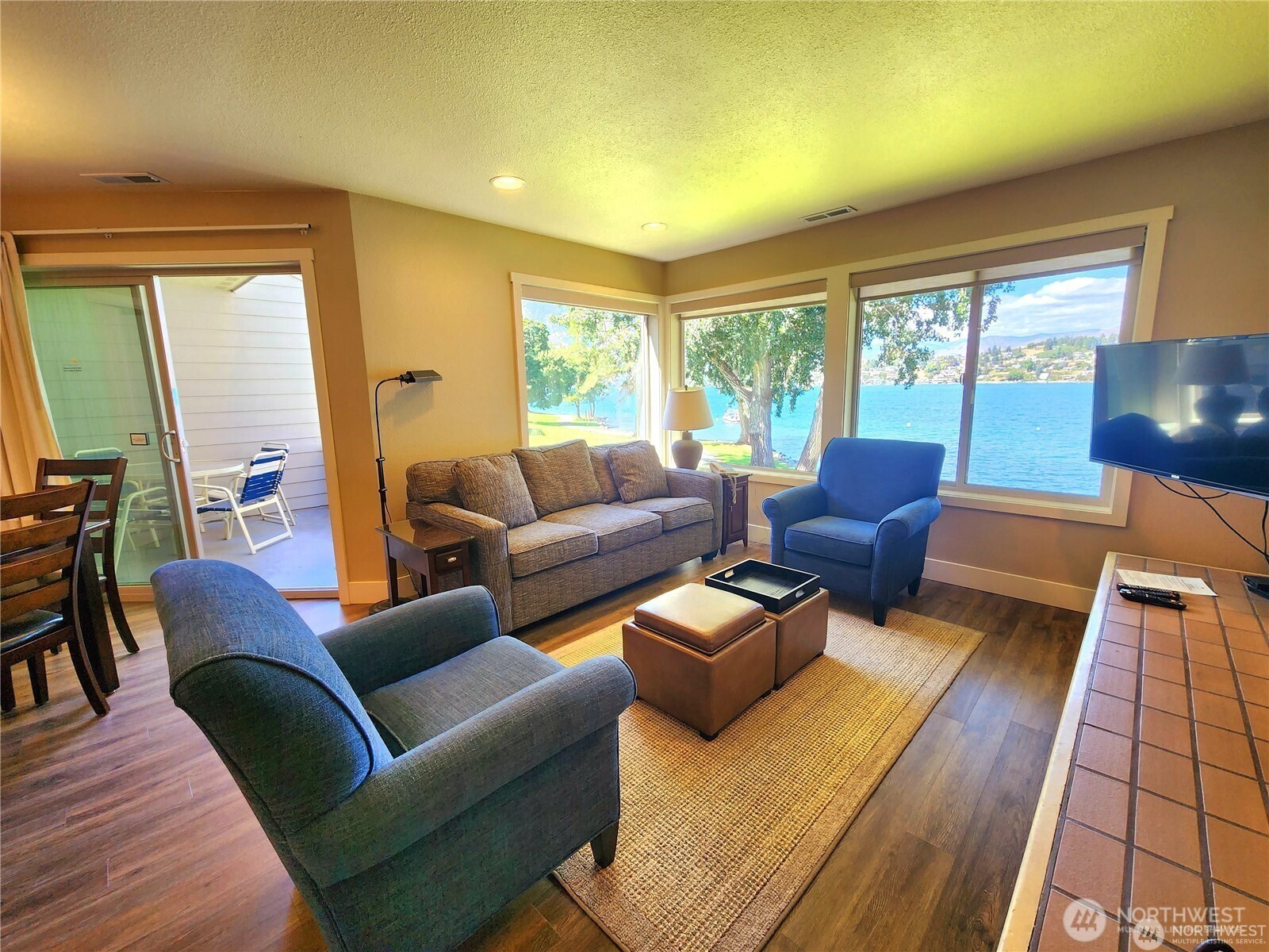1 Beach 573-c Property Photo 2