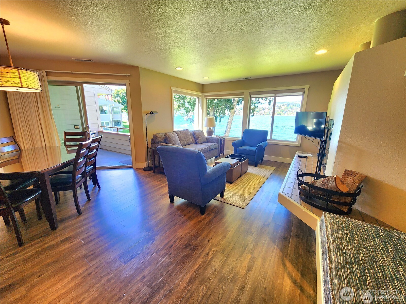 1 Beach 573-c Property Photo 8
