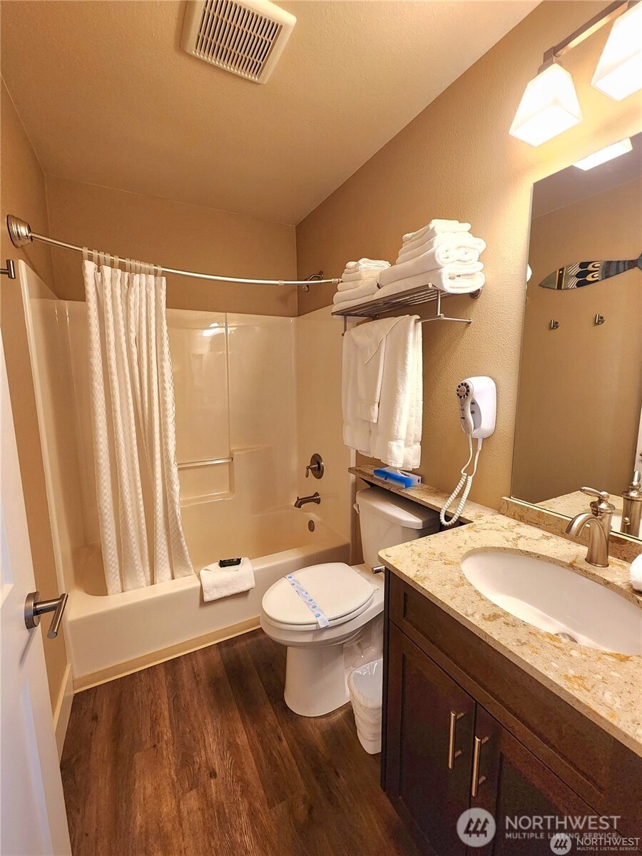 1 Beach 573-c Property Photo 14