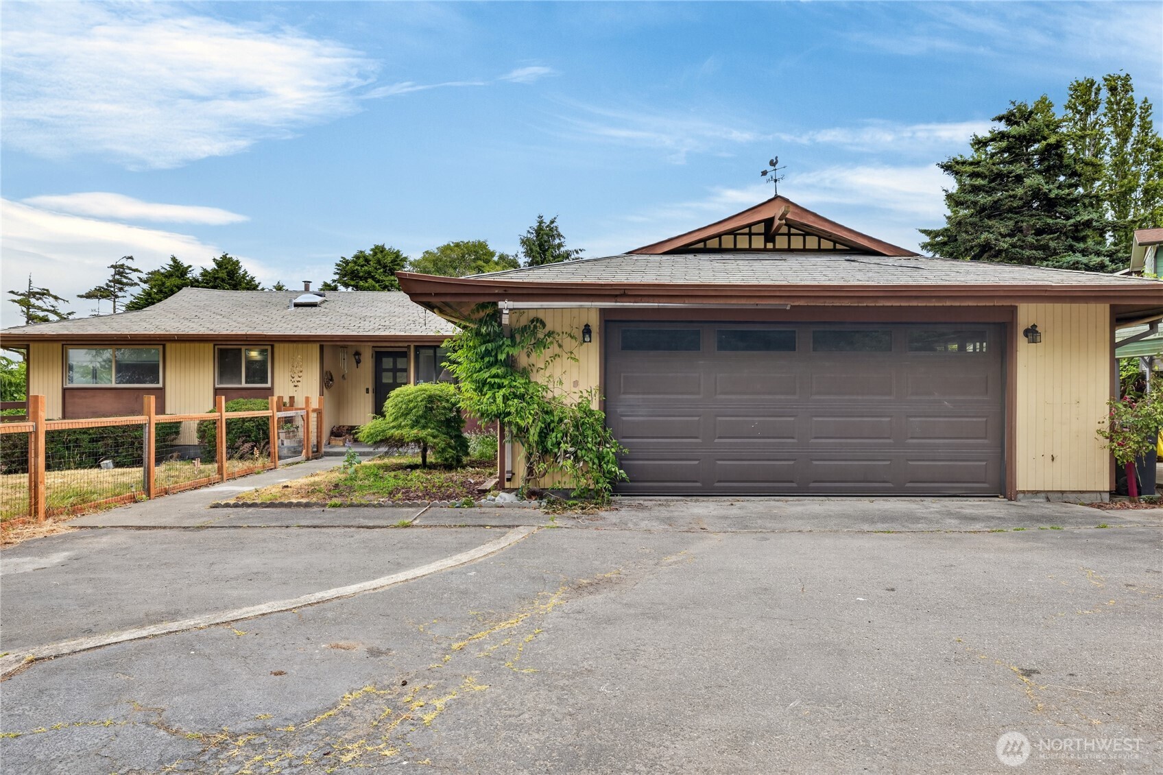 2452 Williams Road Property Photo 1