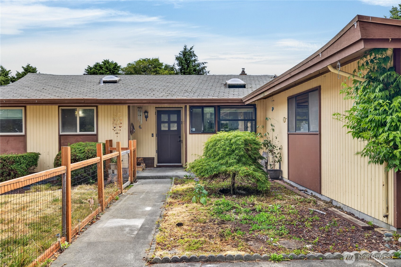 2452 Williams Road Property Photo 2