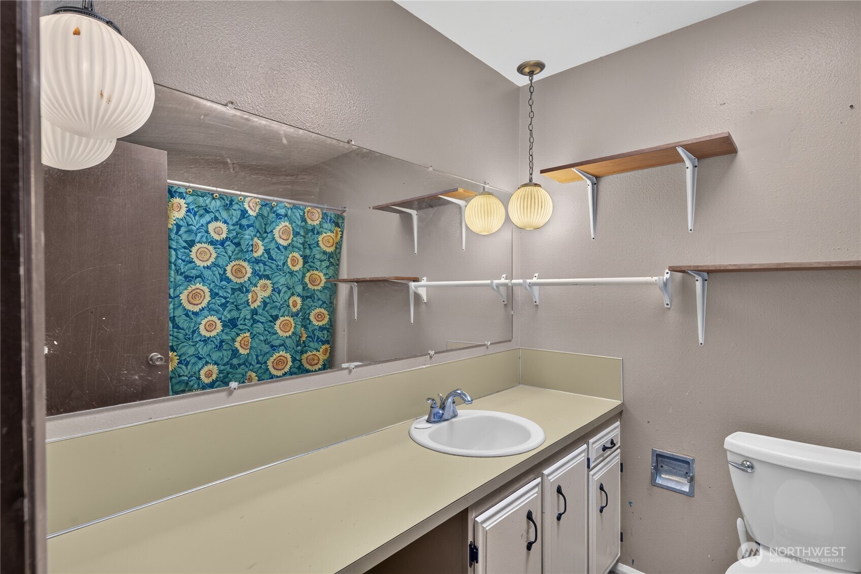 2452 Williams Road Property Photo 10