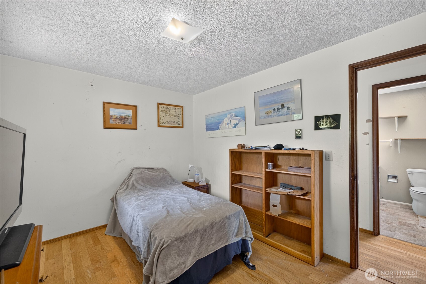 2452 Williams Road Property Photo 11