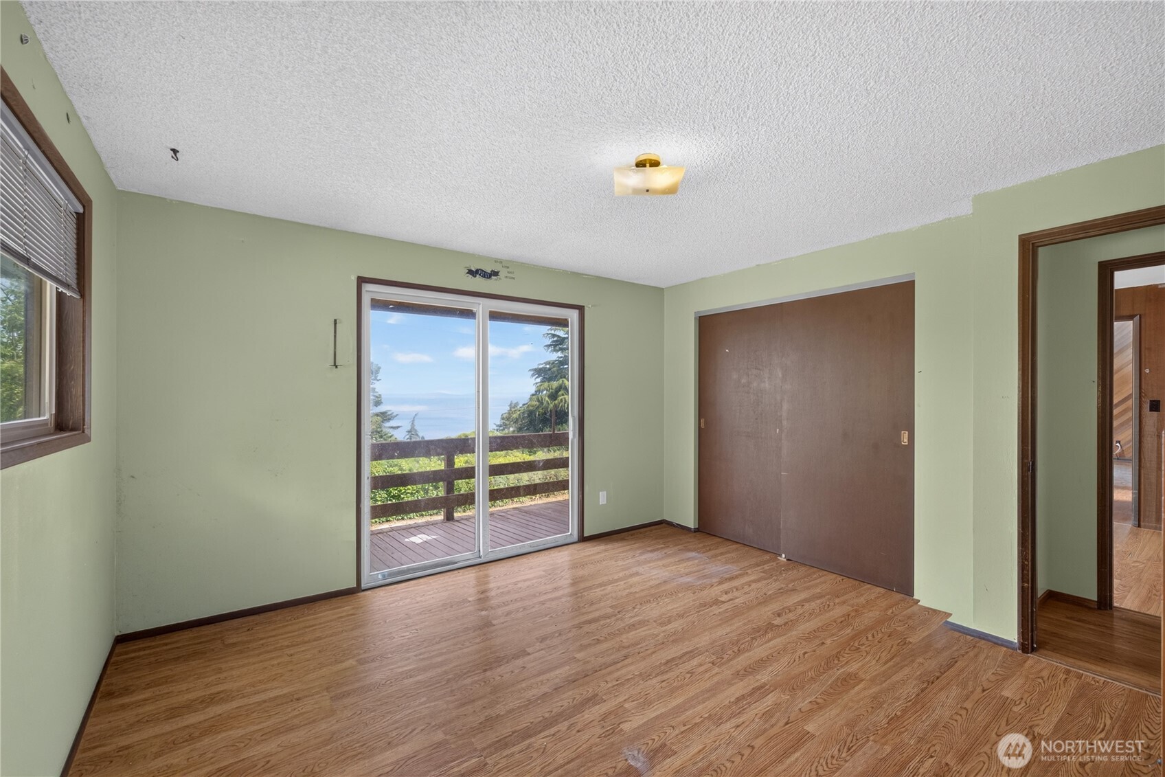 2452 Williams Road Property Photo 13