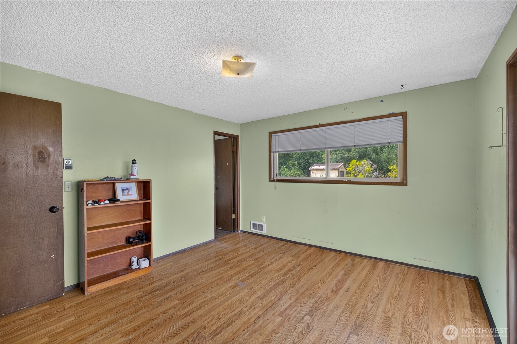 2452 Williams Road Property Photo 14