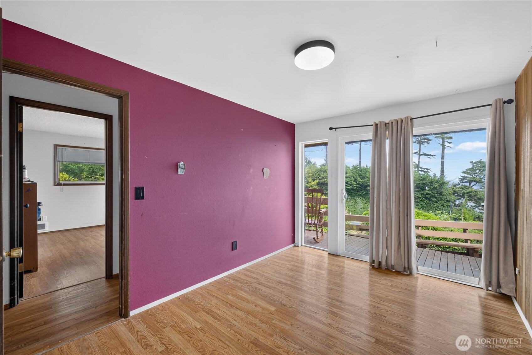 2452 Williams Road Property Photo 16