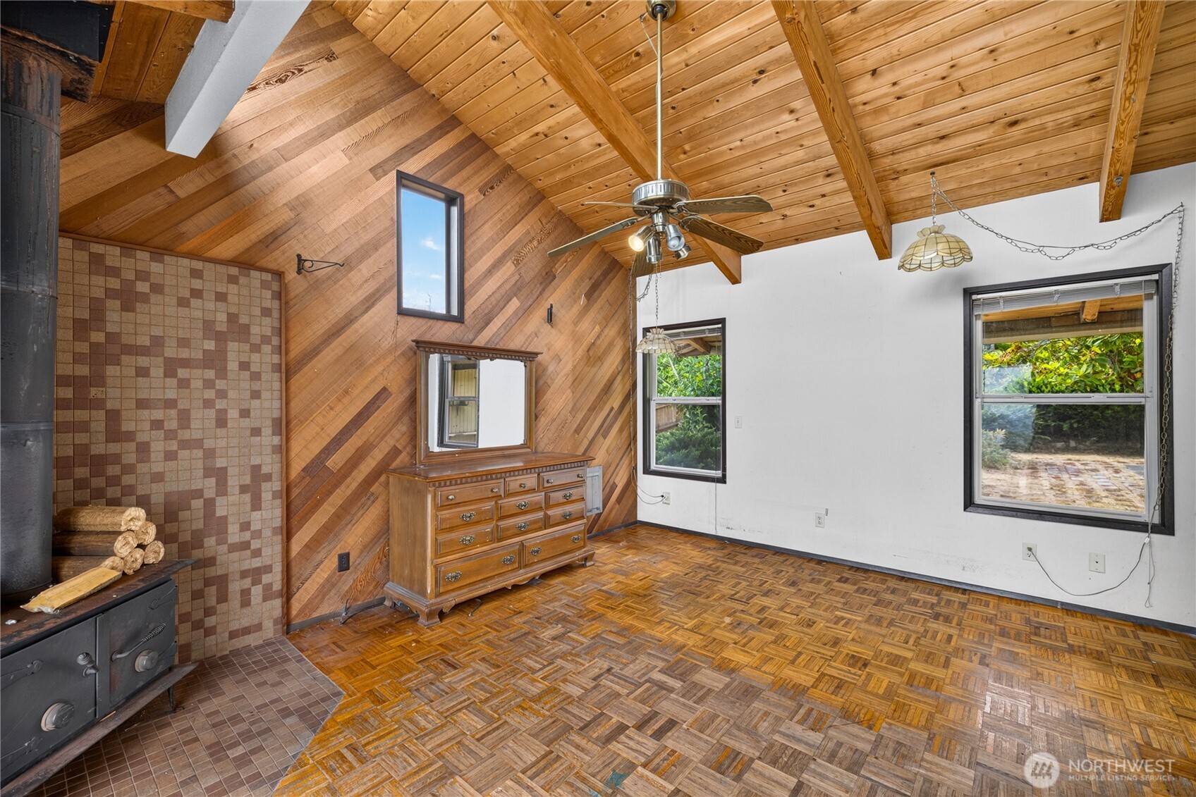 2452 Williams Road Property Photo 19