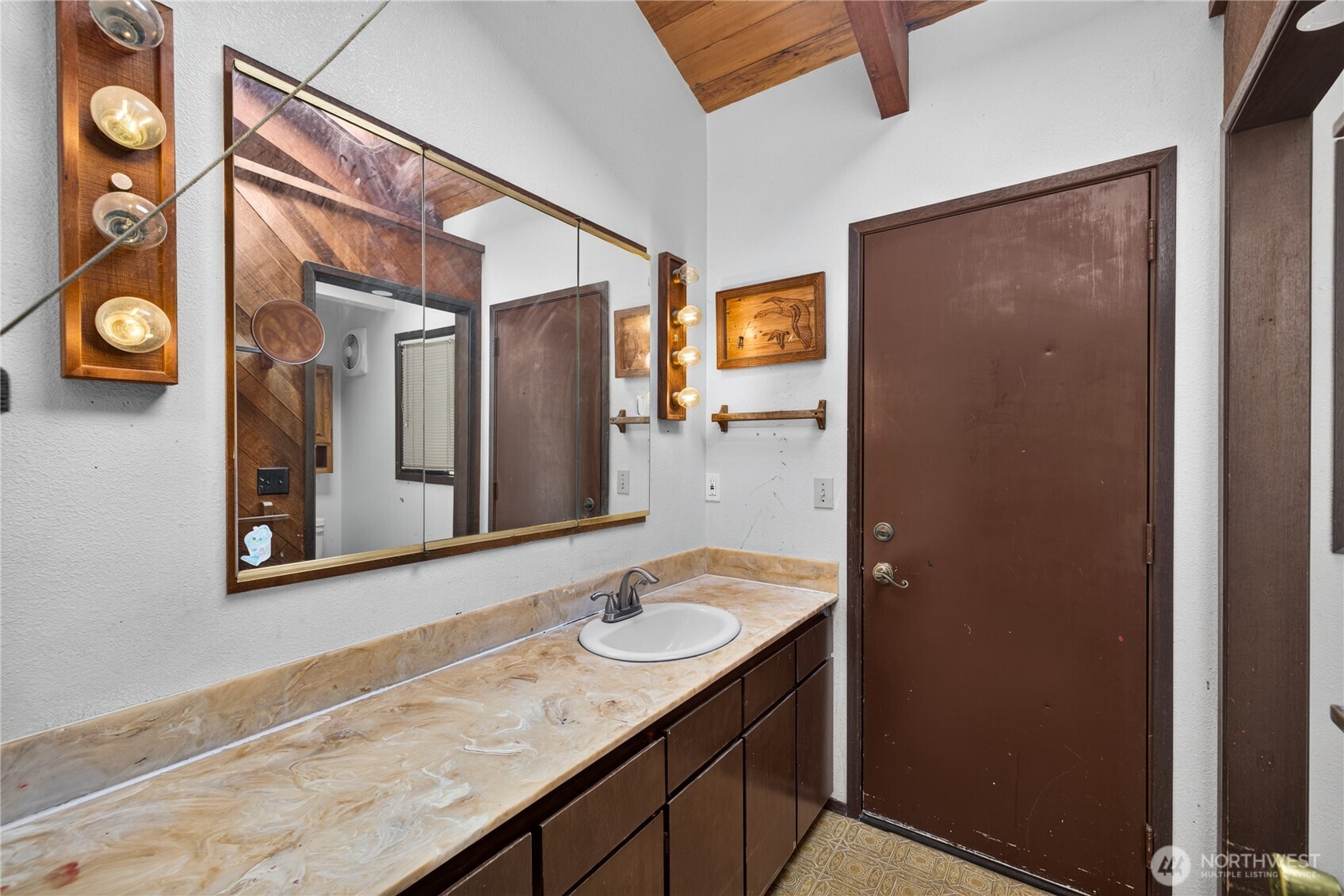2452 Williams Road Property Photo 22