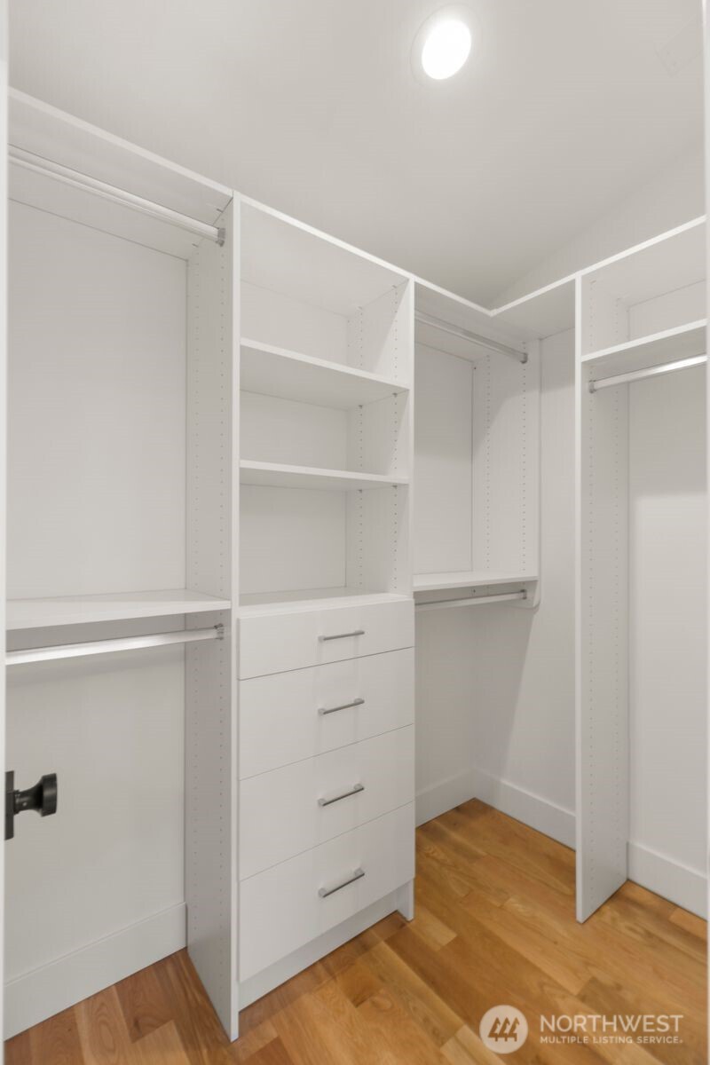 3932 S Angeline Street Property Photo 15
