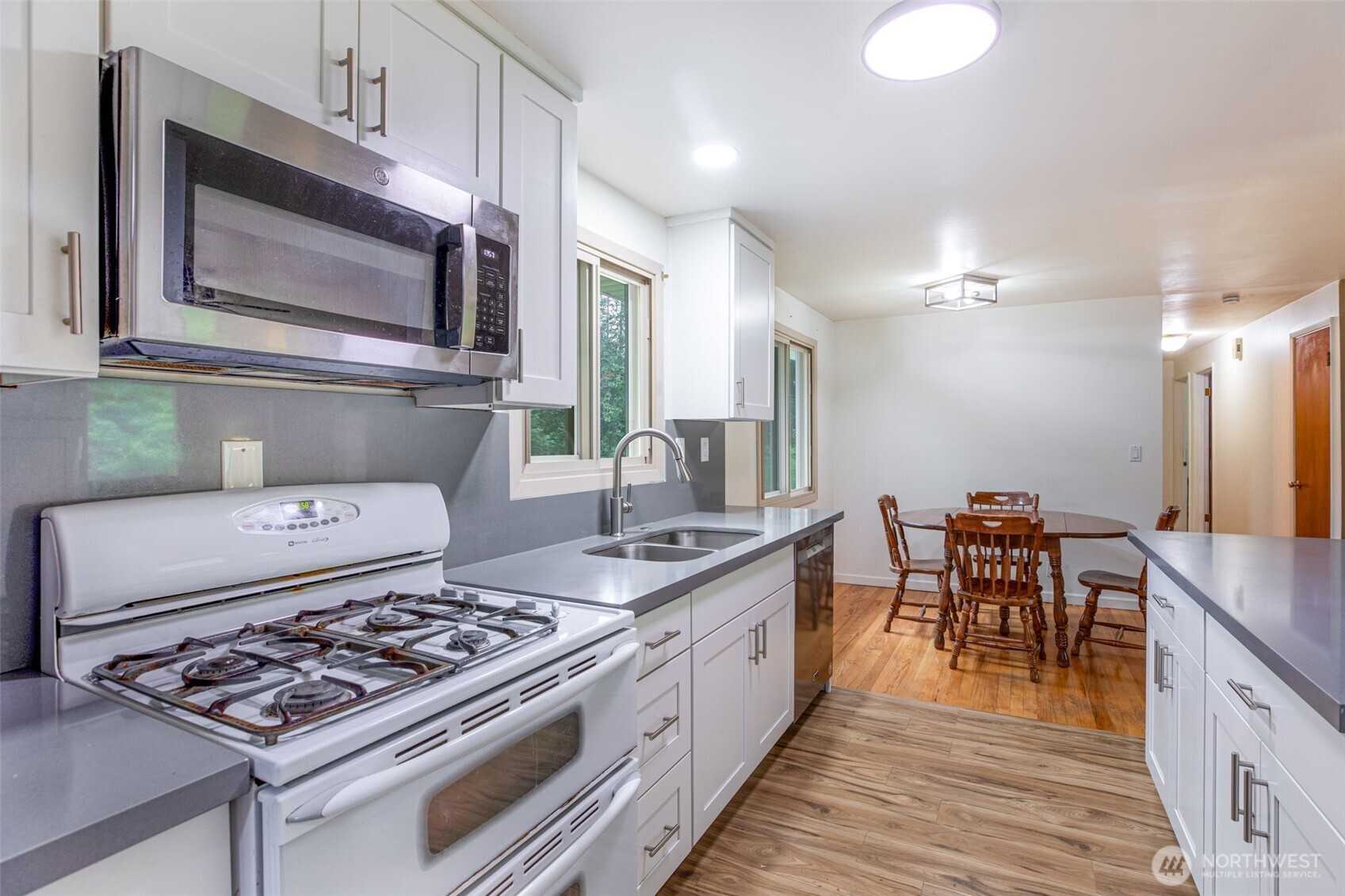 1022 S 197th Street Property Photo 7