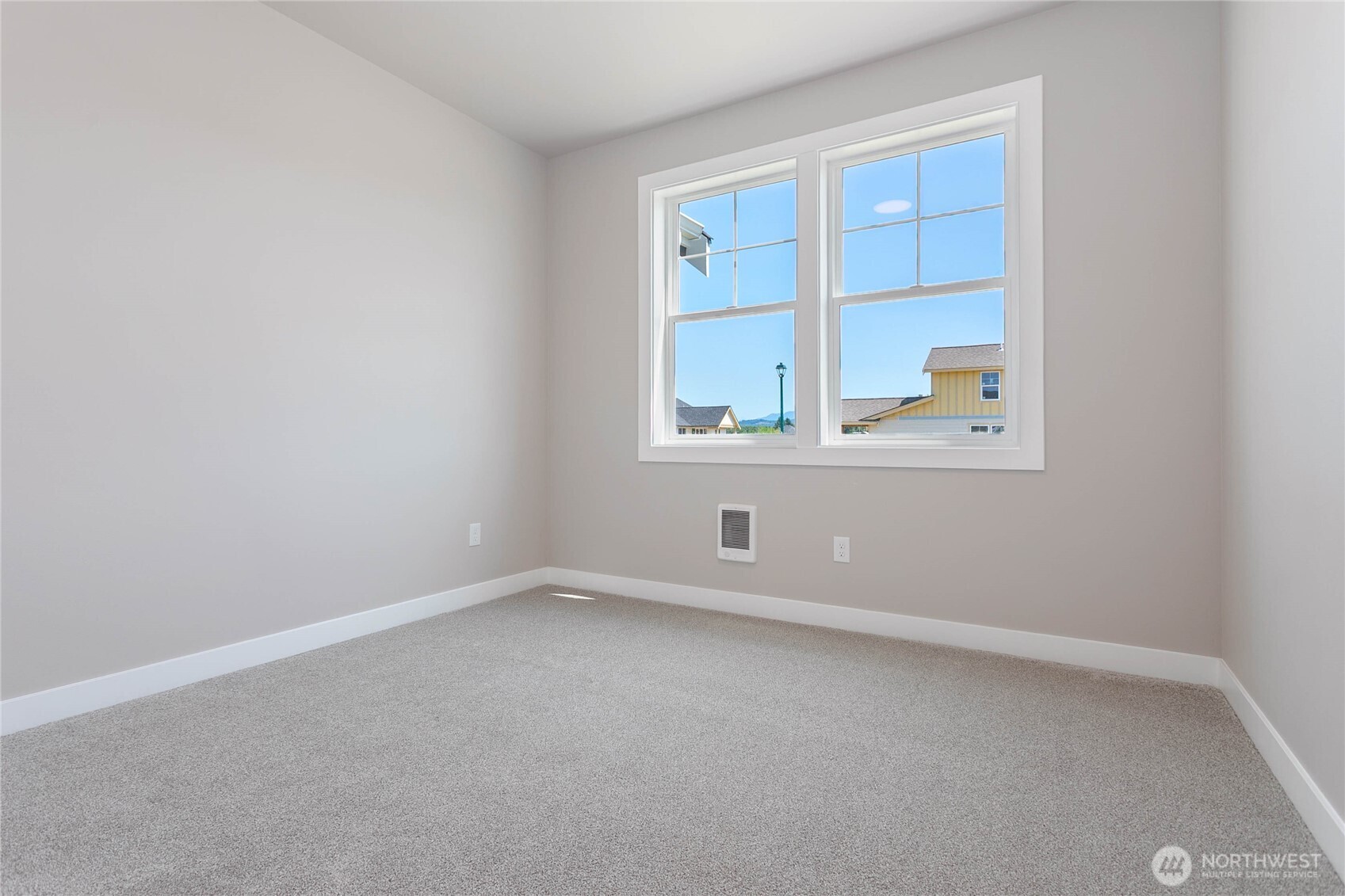 400 W 3rd Street A Property Photo 23