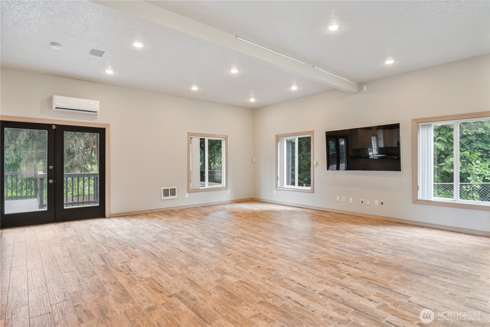 103 Carrolls Avenue Property Photo 4
