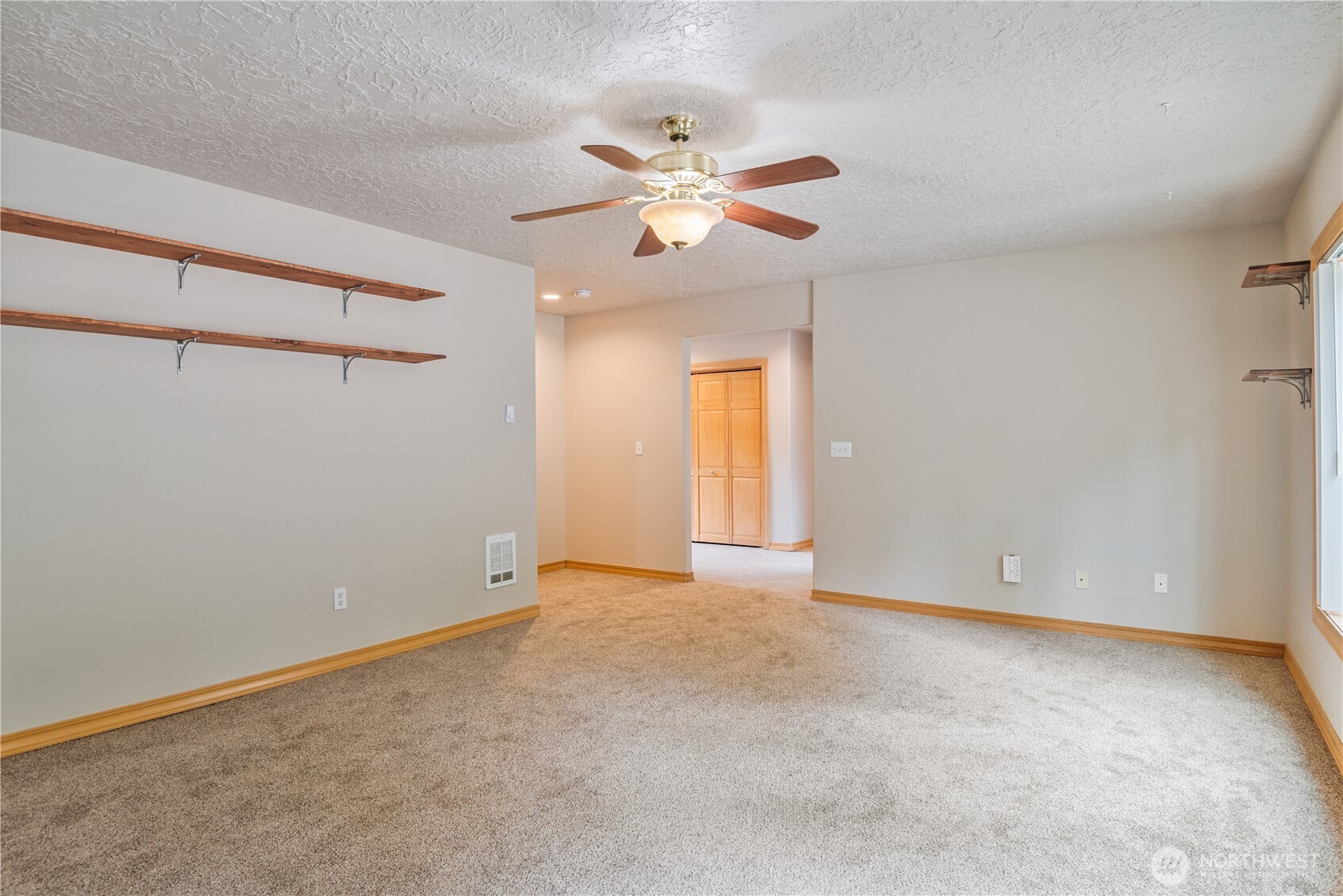103 Carrolls Avenue Property Photo 14