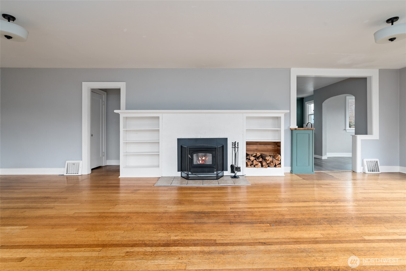 3731 Hoyt Ave Property Photo 5