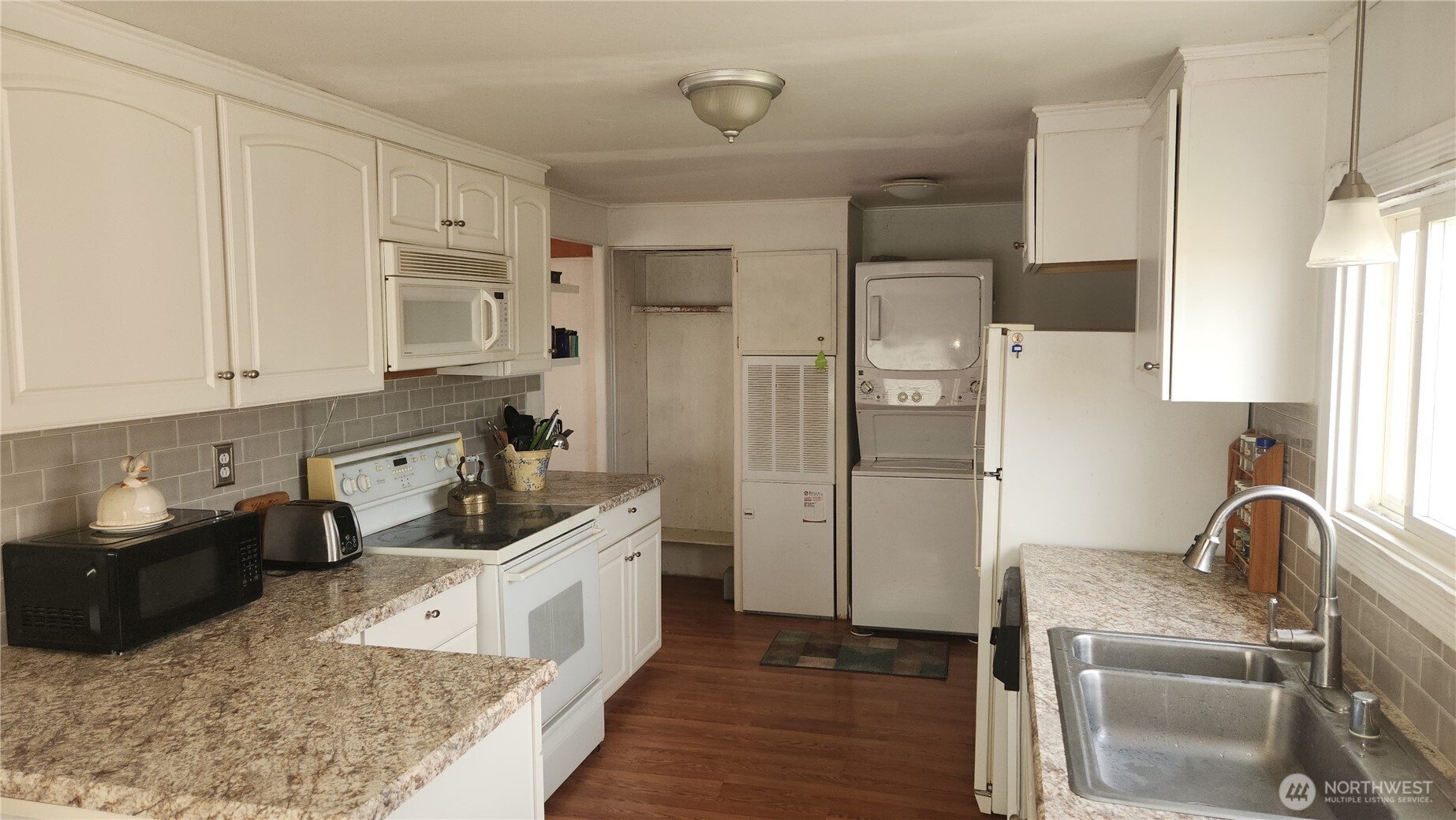 81 Tacoma Avenue Property Photo 15