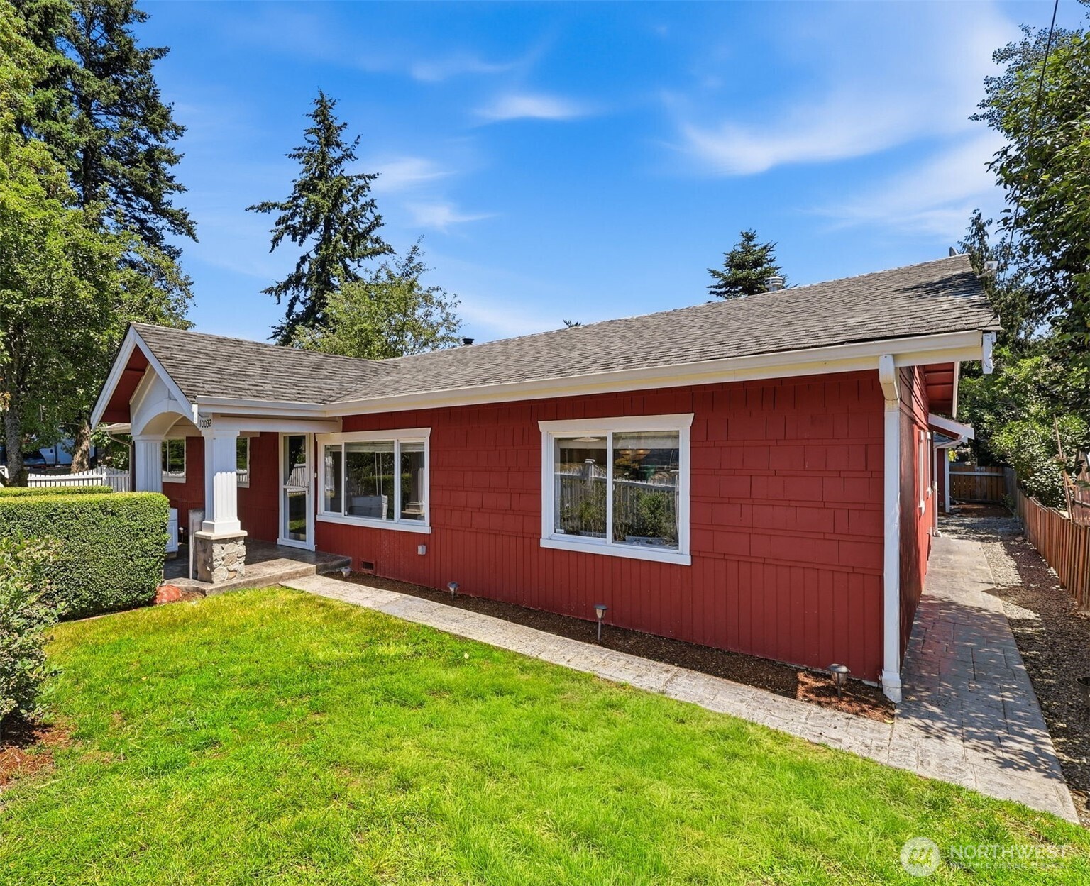 10032 30th Avenue Property Photo 1