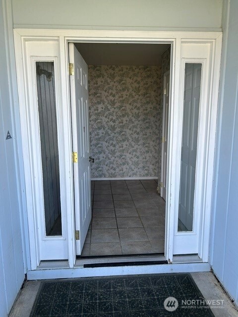 9042 Forrestal Lane B Property Photo 2