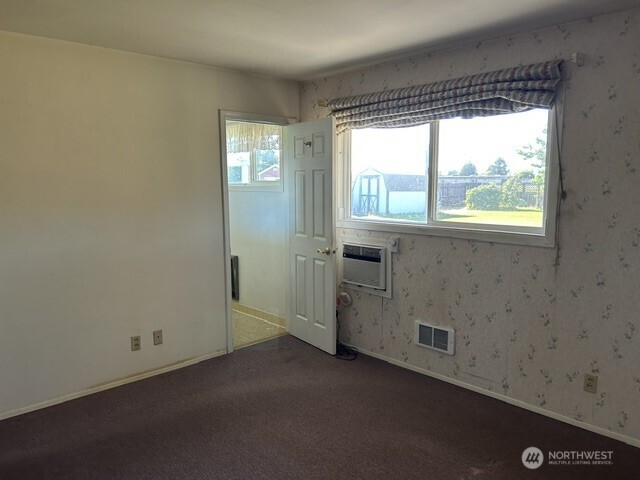 9042 Forrestal Lane B Property Photo 4