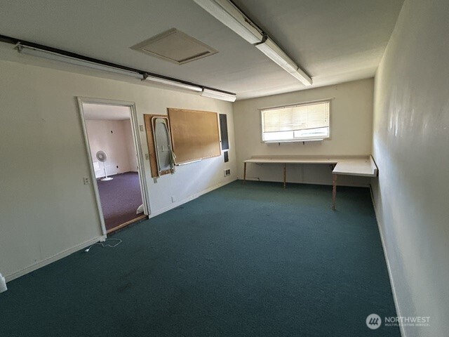 9042 Forrestal Lane B Property Photo 6